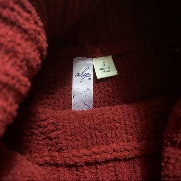 Soft Red Sweater! - Picture 3 of 3